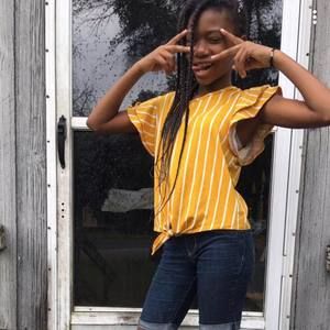 Meet your Posher, Nikita